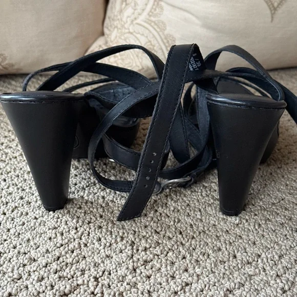 Born Women’s Black Double Strap Sandals with Chunky Heel Size 8 - Picture 4 of 9